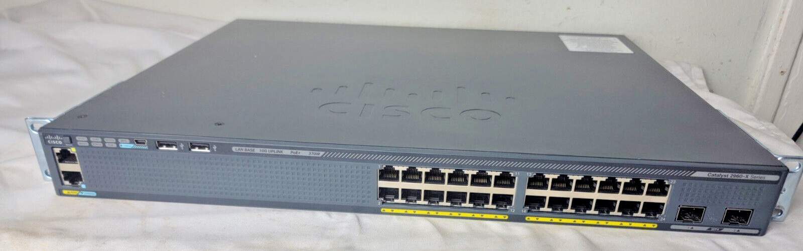 Cisco Catalyst WS-C2960X-24PD-L GigE PoE 370W, 2 x 10G SFP+, LAN Base w/C2960X-S
